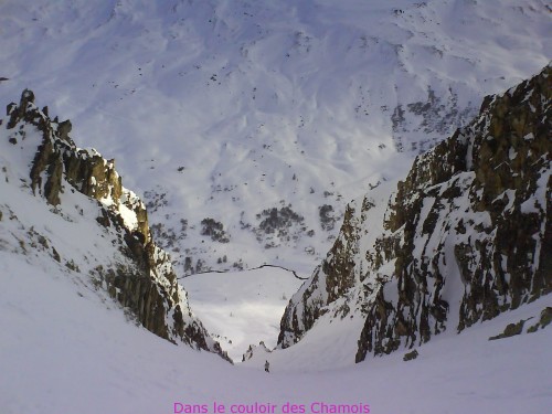 je regarde en bas