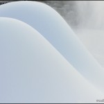 Photo érotique ? Sculpture sur neige ?...